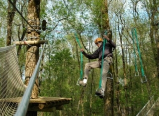 Parcours acrobatique en hauteur